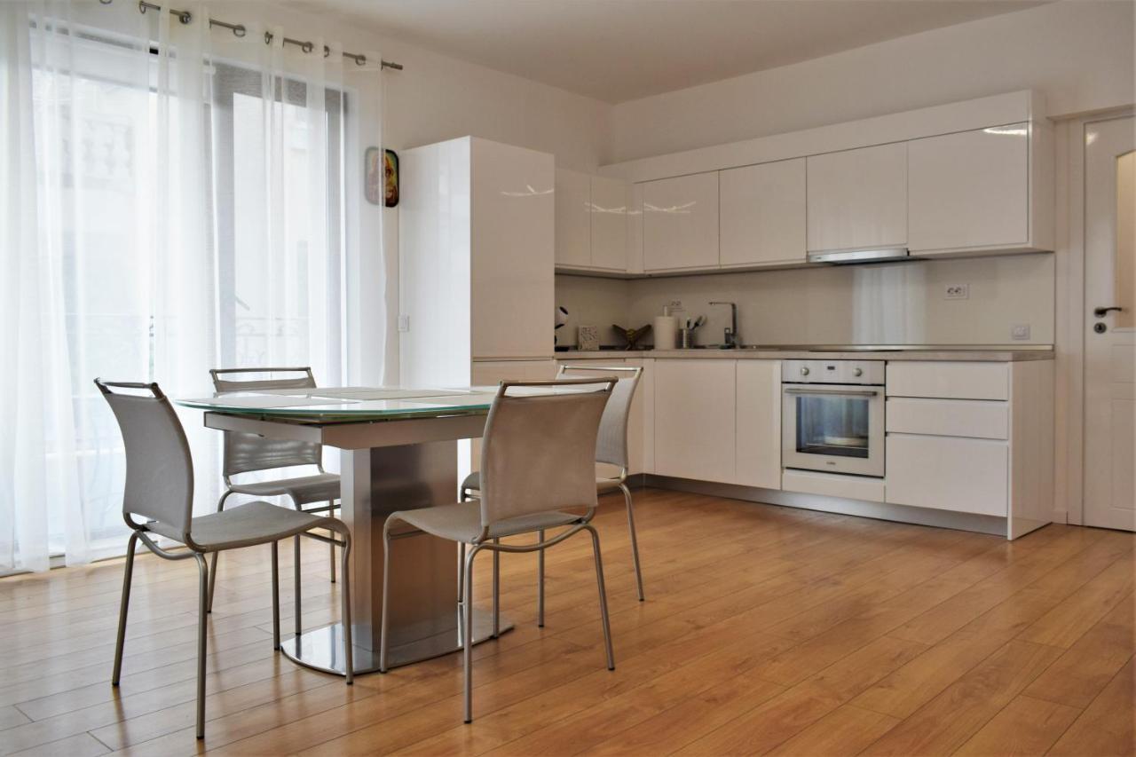 Top Center Apartment Gramophone With Private Parking Burgas Exterior foto