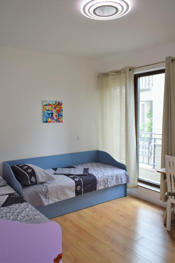 Top Center Apartment Gramophone With Private Parking Burgas Exterior foto