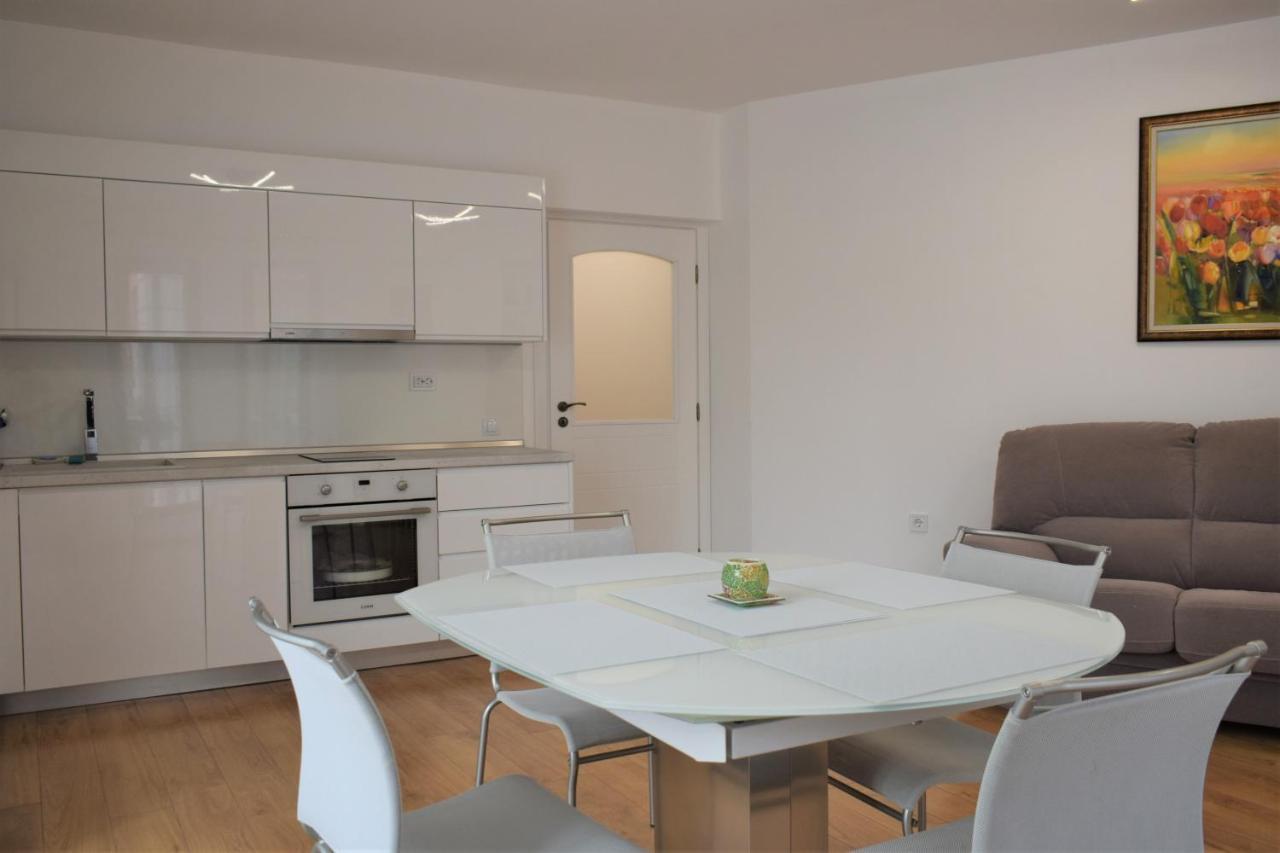 Top Center Apartment Gramophone With Private Parking Burgas Exterior foto